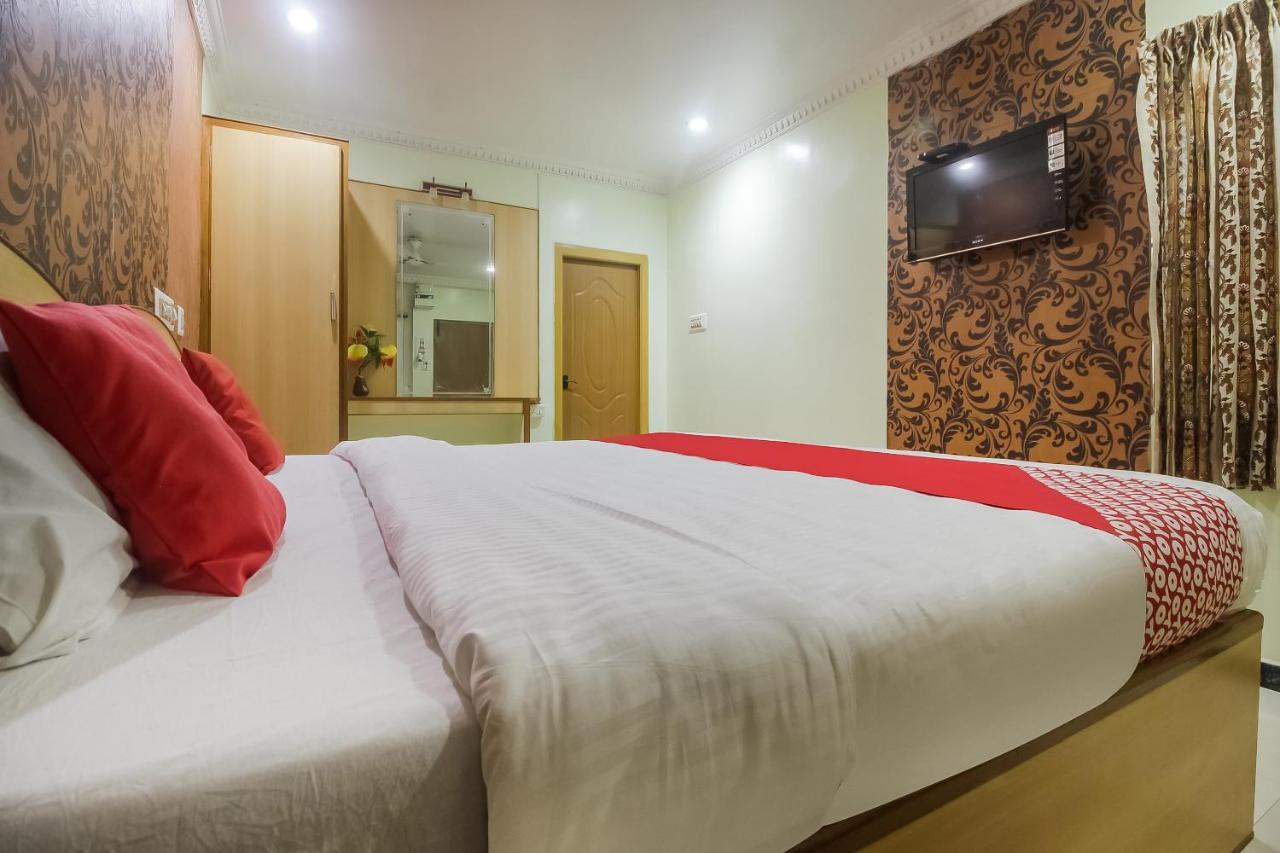 Oyo 70841 Hotel Anjali Residency Velur Dış mekan fotoğraf