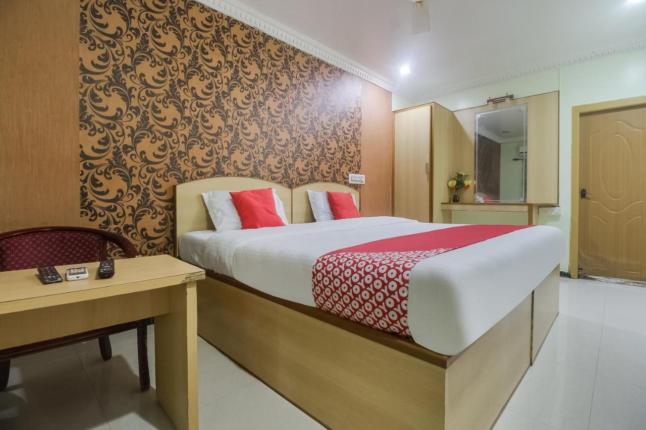 Oyo 70841 Hotel Anjali Residency Velur Dış mekan fotoğraf
