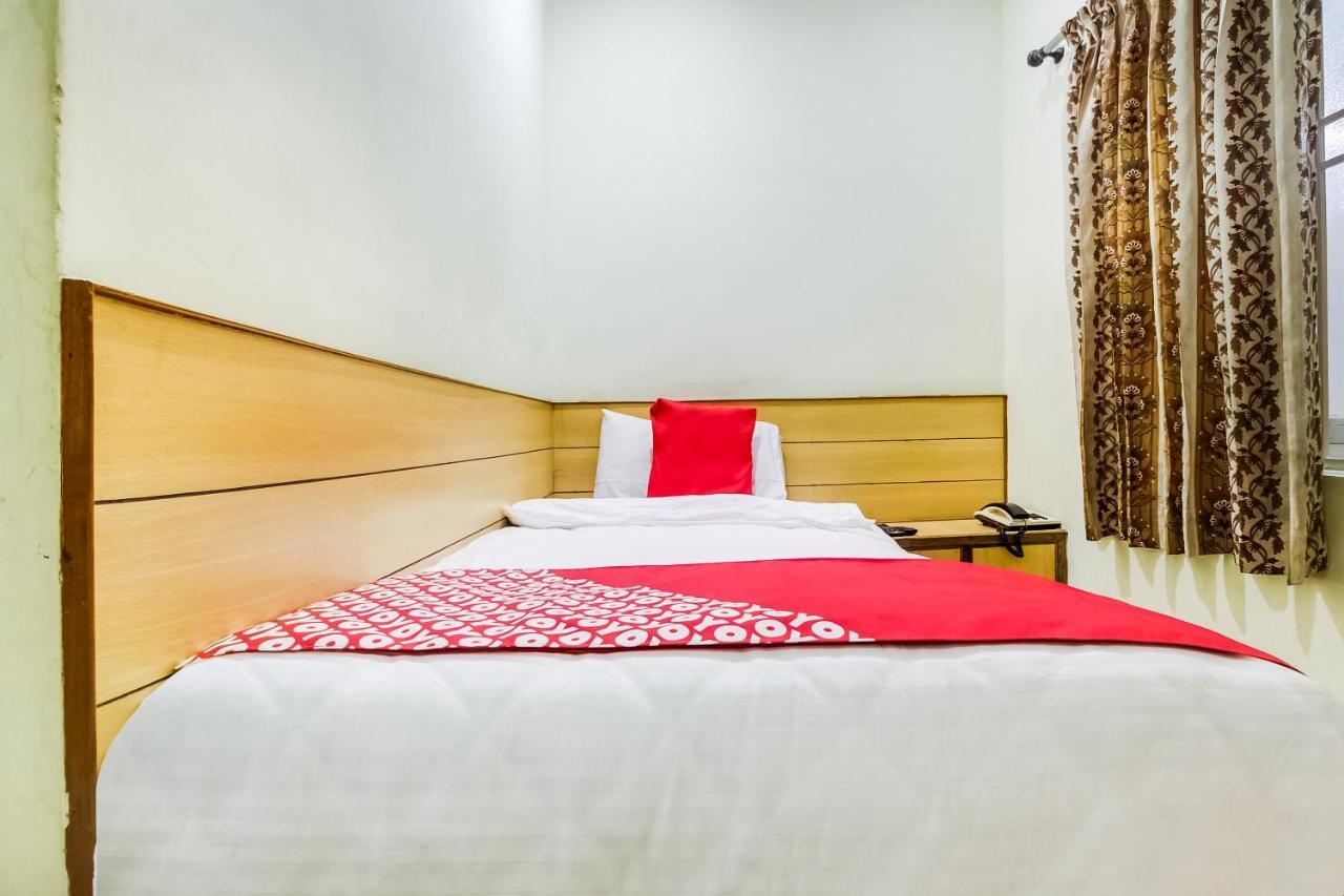 Oyo 70841 Hotel Anjali Residency Velur Dış mekan fotoğraf