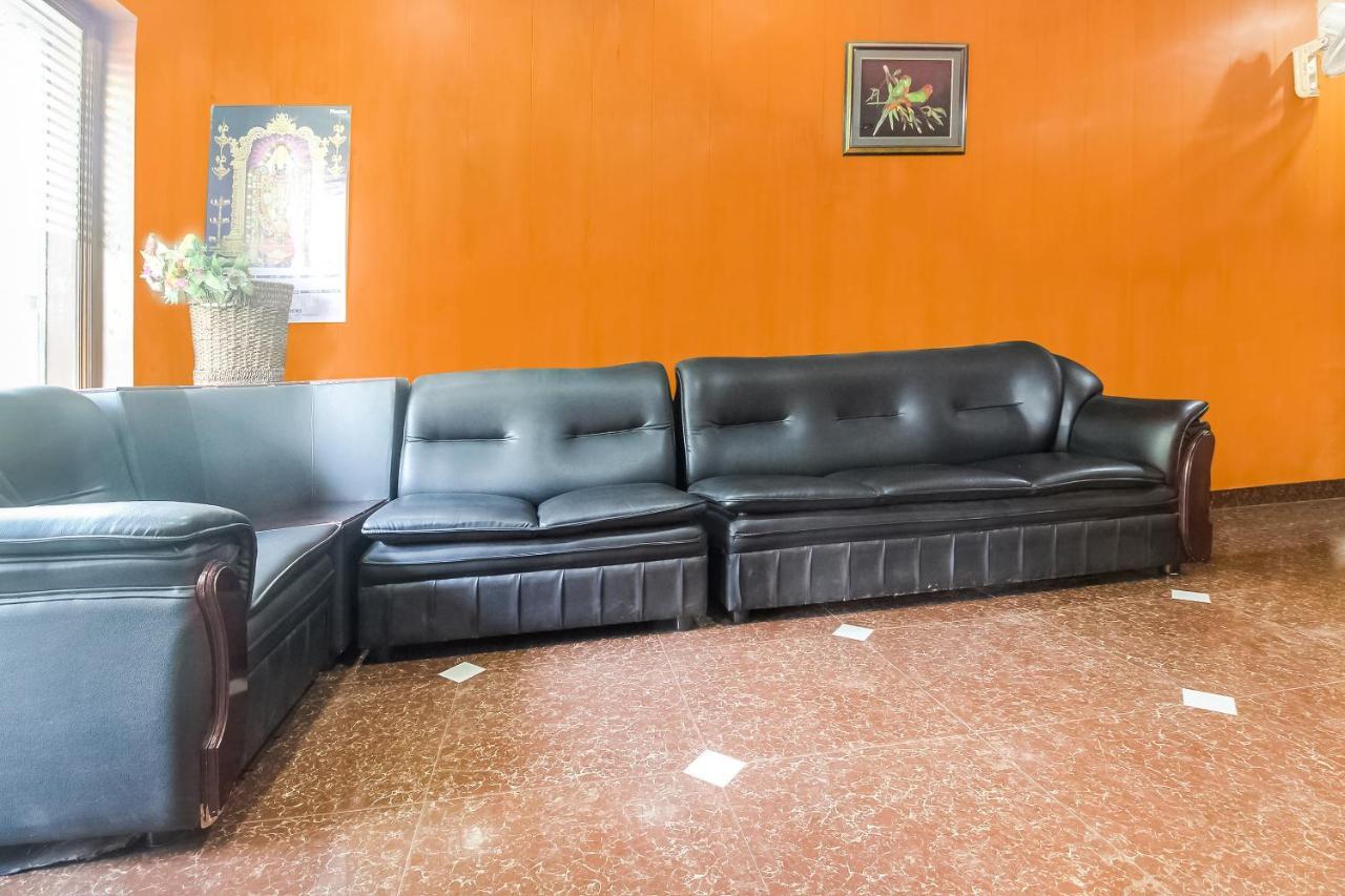 Oyo 70841 Hotel Anjali Residency Velur Dış mekan fotoğraf